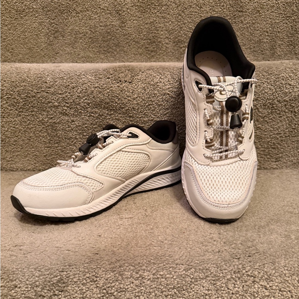 Women's White Easy Spirit Walking Shoes With Quick Lace Size 9